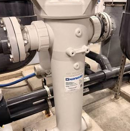 Non-metallic bag filter vessels for chemical and water treatment filtration